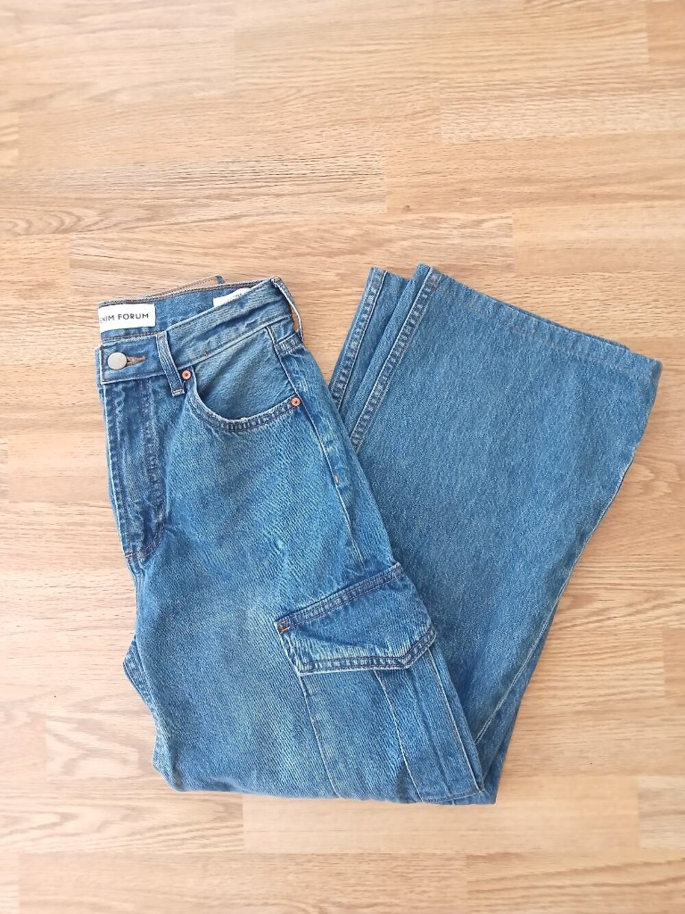 Aritzia Denim Forum The Farrah Hi-Rise Wide Cargo Jean Inseam 27" Size 25 - Picture 2 of 7